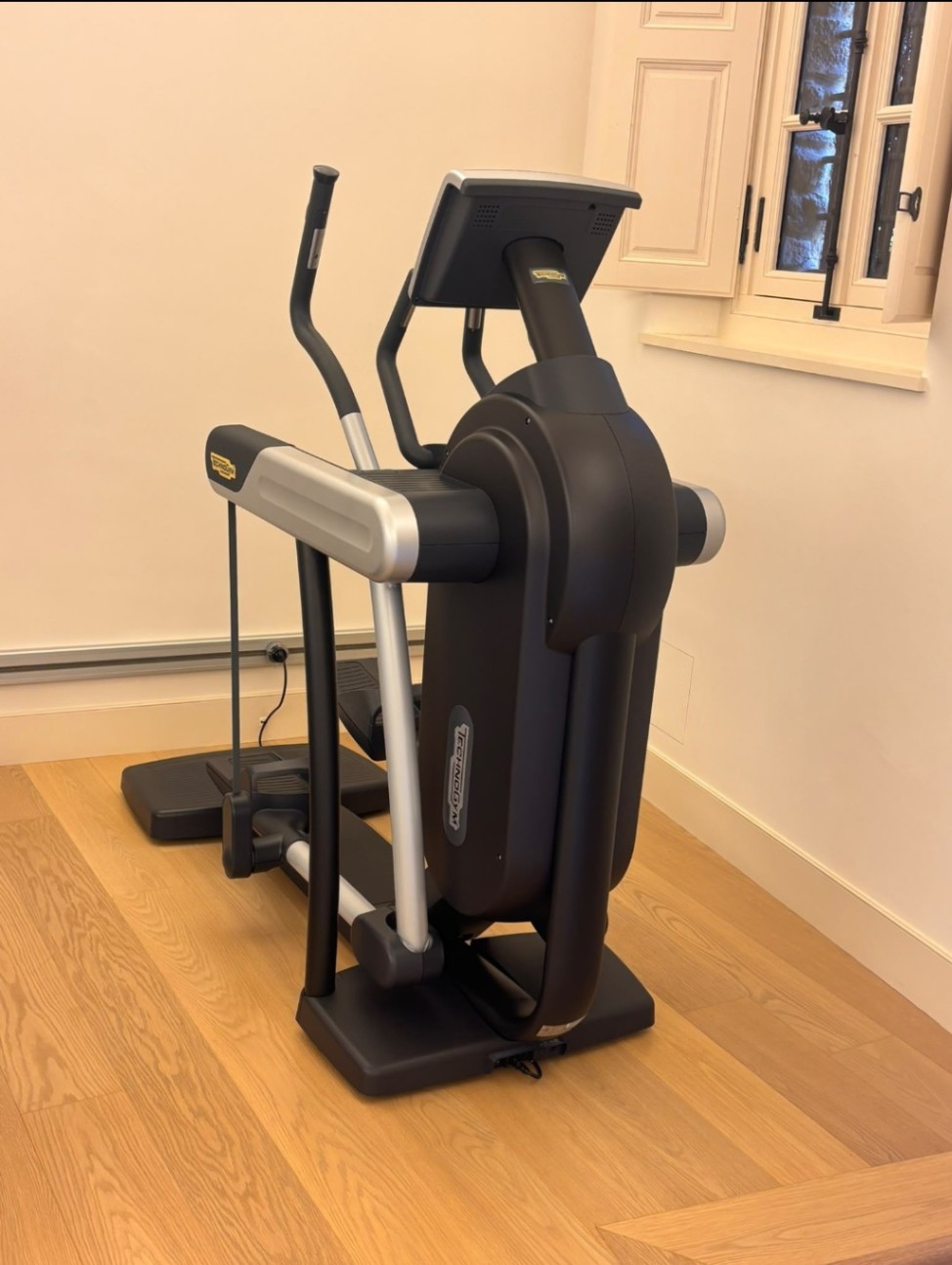Crosstrainer Excite + Vario 700 Technogym